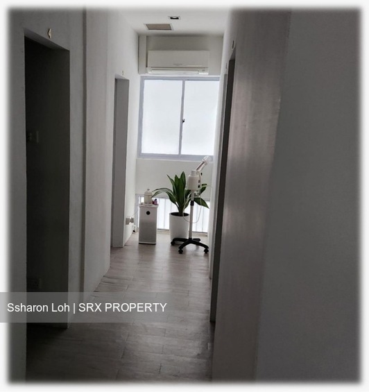 722 Ang Mo Kio Avenue 8 (D20), Shop House #637819921